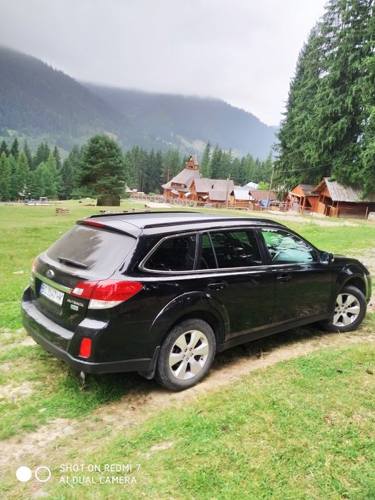 Субару  Оутбек .