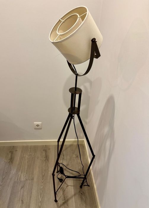 Candeeiro de pé - estilo projetor