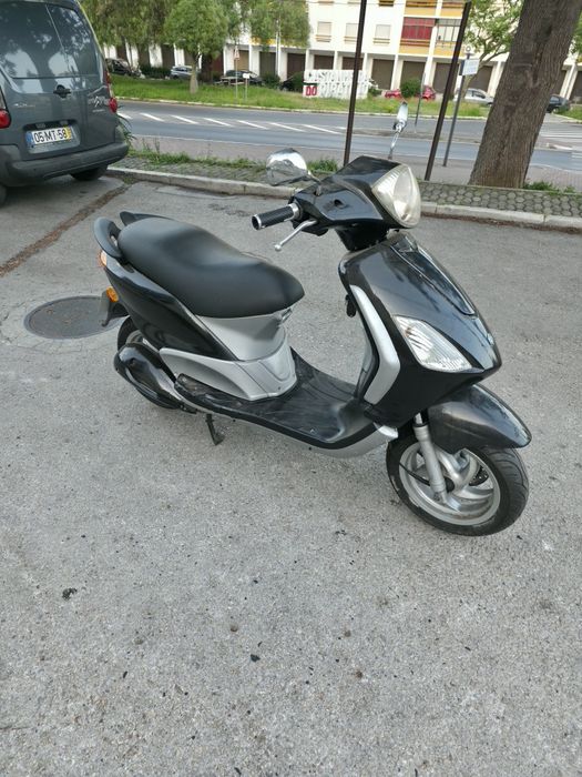 Piaggio fly 125 4 tempos muito económica