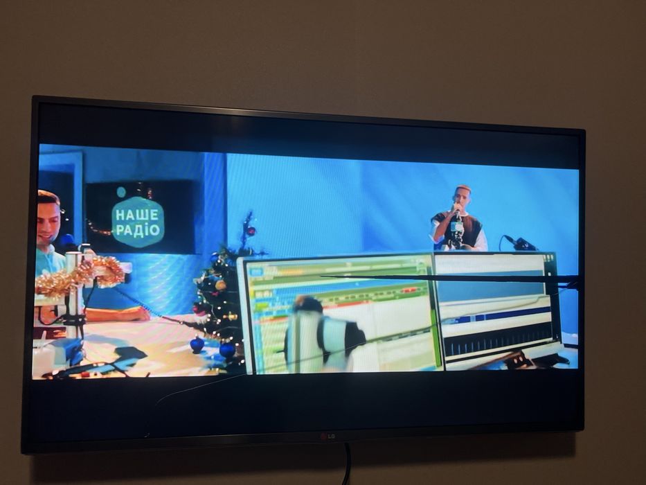 Телевізор LG 42LB650V-ZN