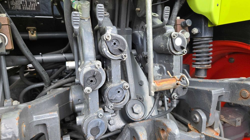 Трактор Claas Arion 620