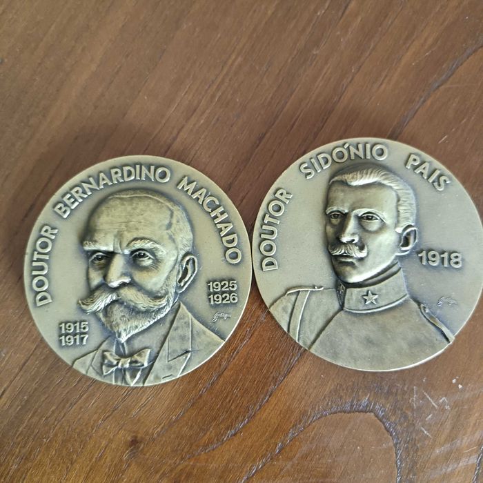 Coleção Exclusiva de 13 Medalhas em Bronze – Presidentes da República Portuguesa