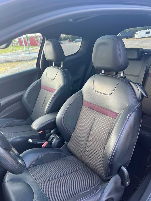 PEUGEOT 208  Full Extras
