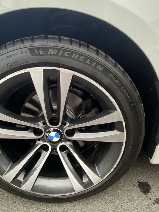 BMW 3 Series  330i  2016 рік 2,0