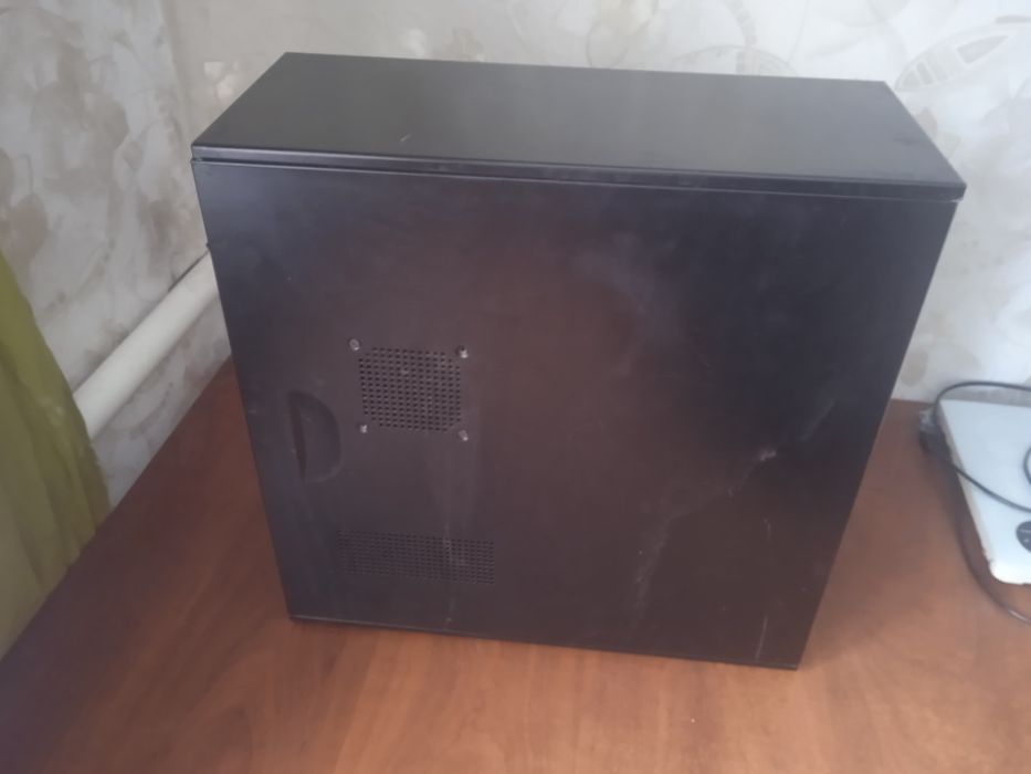 Корпус системного блока для комп'ютера