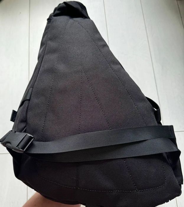 Сумка-слінг через плече Eastpak Sling 008 Black 15.5L,чорна