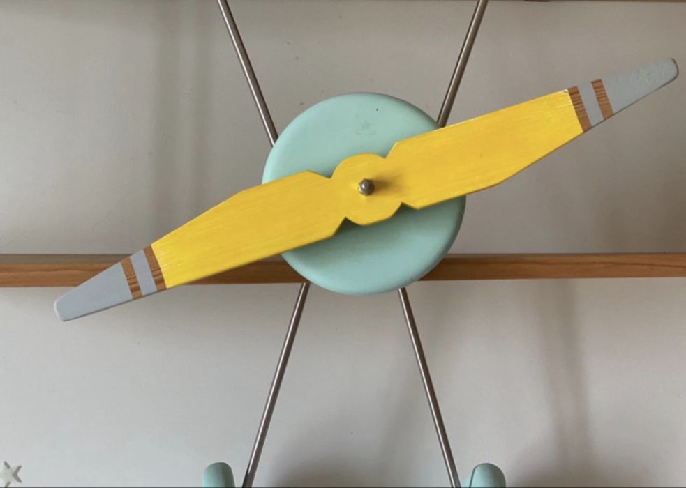 Prateleira Avioneta Azul/ Amarelo Xadrez às Riscas - Excelente Estado