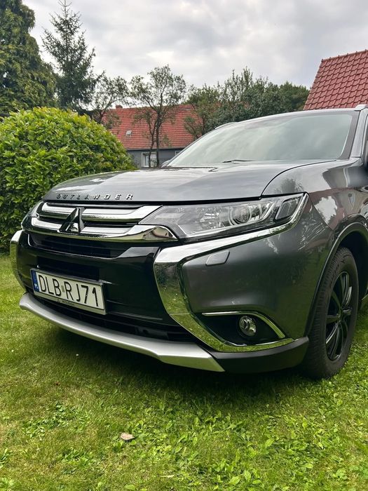 Mitsubishi Outlander Mitsubishi Outlander bogata wersja wyposażenia, nagłośnienie Rockford