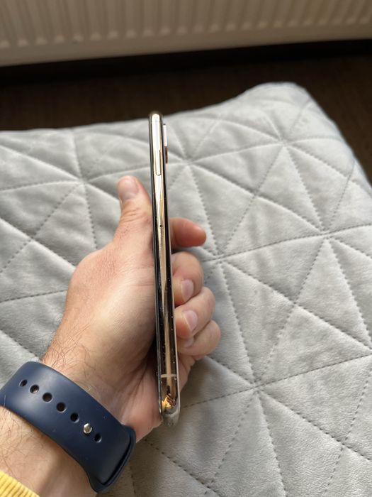 Apple iPhone xs Max заблокований iCloud