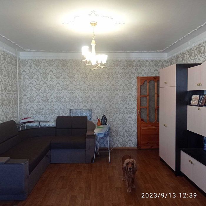 Сдается комната в трехкомнатной квартире на выгодных условиях