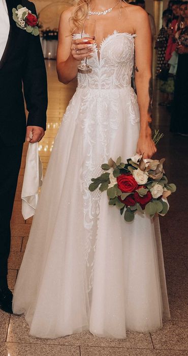 Sukienka ślubna z koronką