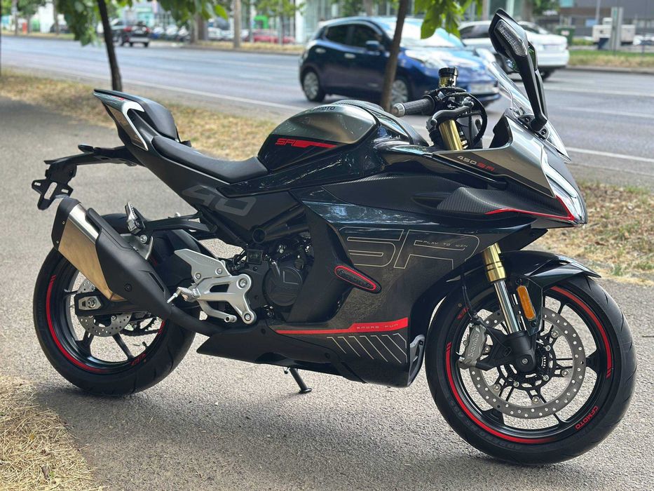 Мотоцикл CFMOTO 450SR