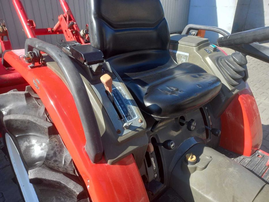 Japoński Traktor ciągnik YANMAR F180 4x4 + glebogryzarka 18 KM