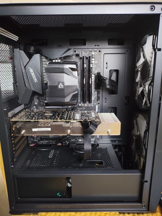 Komputer Do Gier / Ryzen 7 5700X3D / RX 5700 XT / SSD / 32 GB RAM