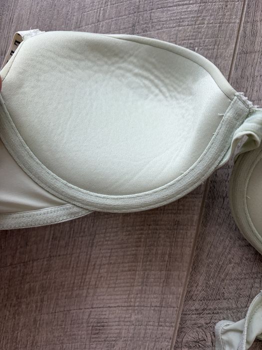 32 D бюстгалтер женский. Лифчик зеленый ELLE.