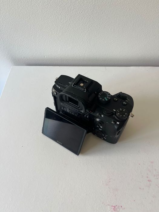 Câmera Sony A7iii mirrorless full-frame