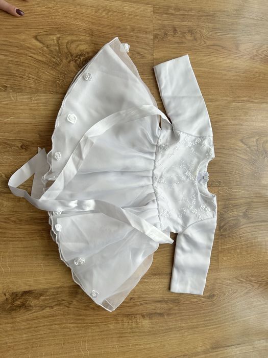 Strój na chrzciny dla dziewczynki 62