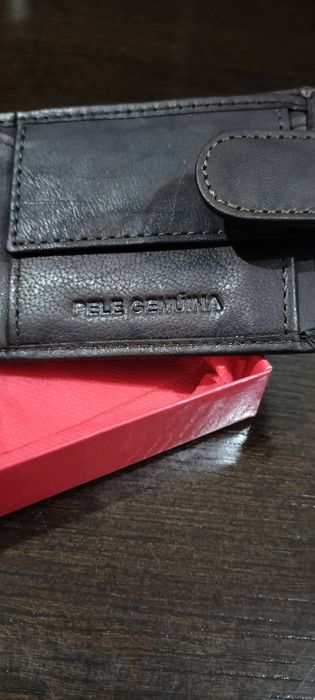 Carteira em pele genuína castanho  peleina