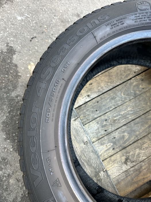 Шини 205 55 16 91H Goodyear Vector 4Seasons пара