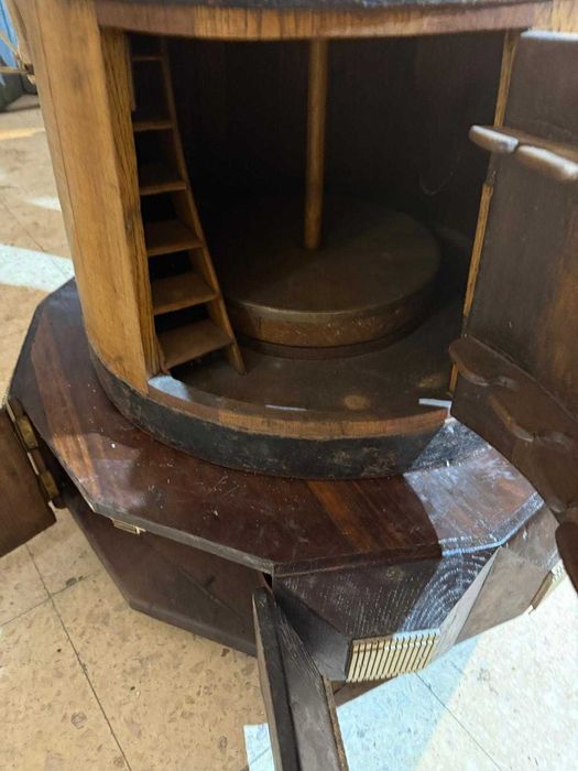 Bar em Forma de Moinho – Peça Única e Decorativa (1 metro de altura)