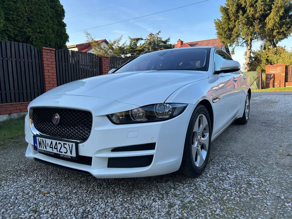 Jaguar XE