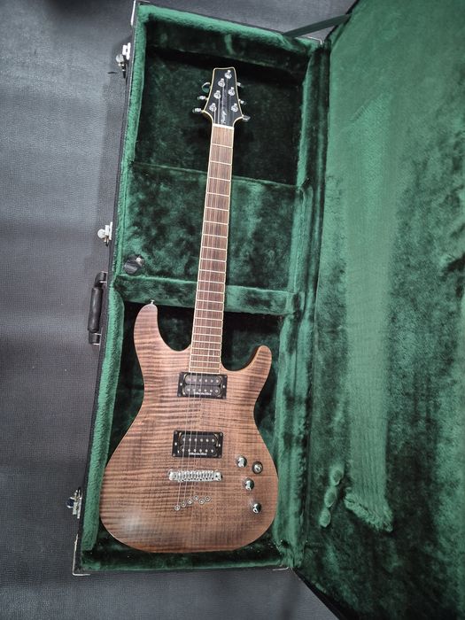 Hardcase Ibanez para modelos SZ entre outros