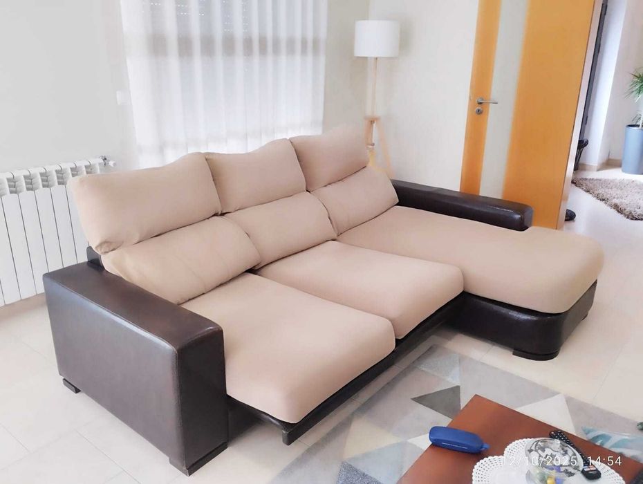 Conjunto de Sofás (2 + 3 lugares com chaise longue)