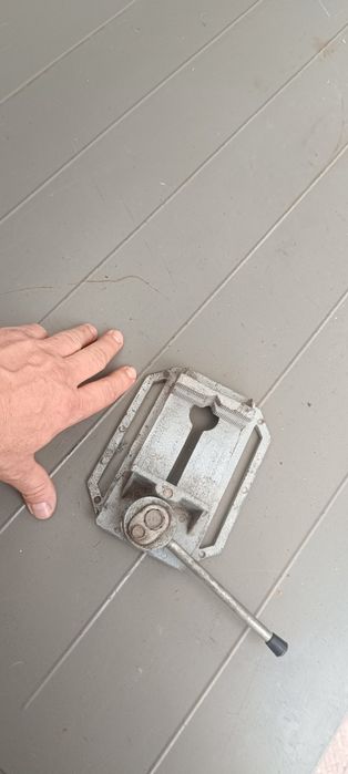 Apertadeira para eng de furar