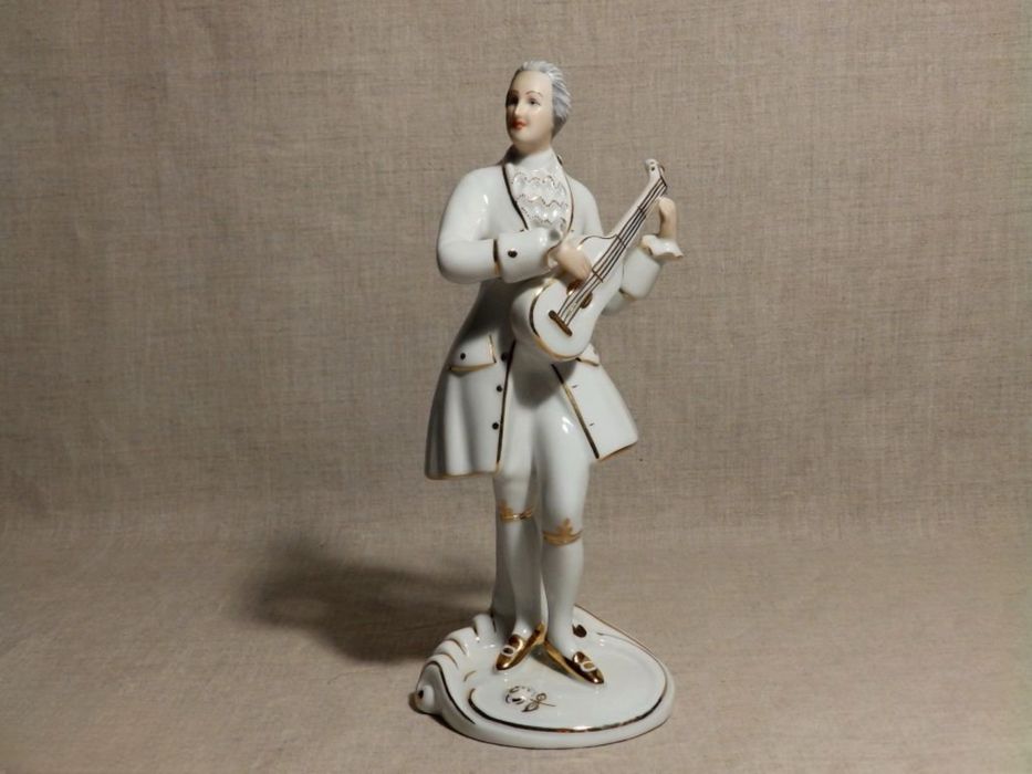Скульптура МУЗЫКАНТ рококо ROYAL DUX BOHEMIA Чехословакия фарфор Люкс!