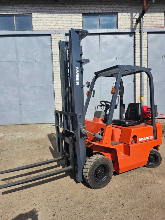 Навантажувач NissanJ01A15 піднімає 1.5т. на 4м. газовий