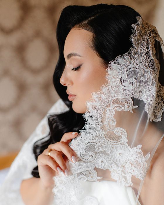 Фата з мереживом (іспанка)