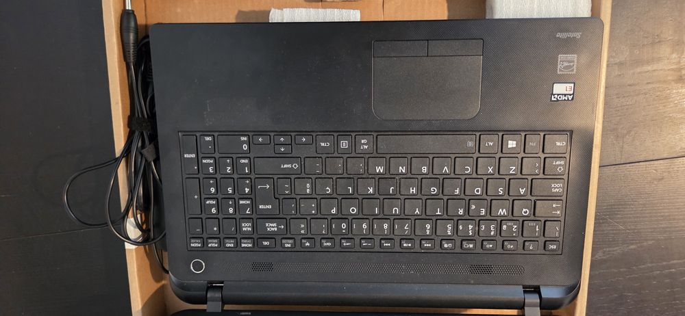 Toshiba AMD E1-6010 APU