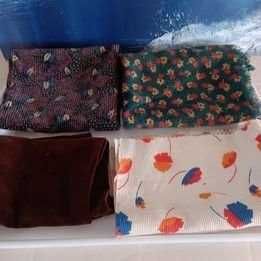 Pedaços de veludo cotelê e tecidos muito antigos  #