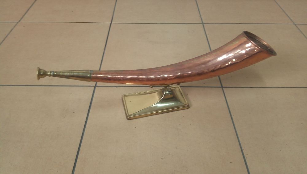 Duza figurka ozdoba róg sygnalizacyjny myśliwski? Miedź i mosiądz