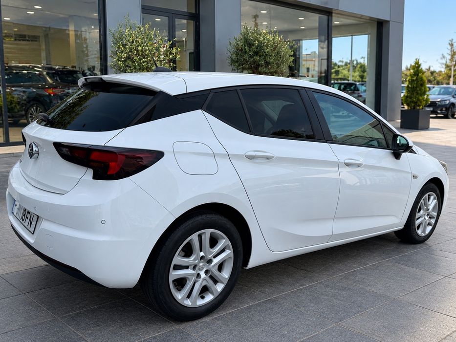 Opel astra de 2019 — photo 3