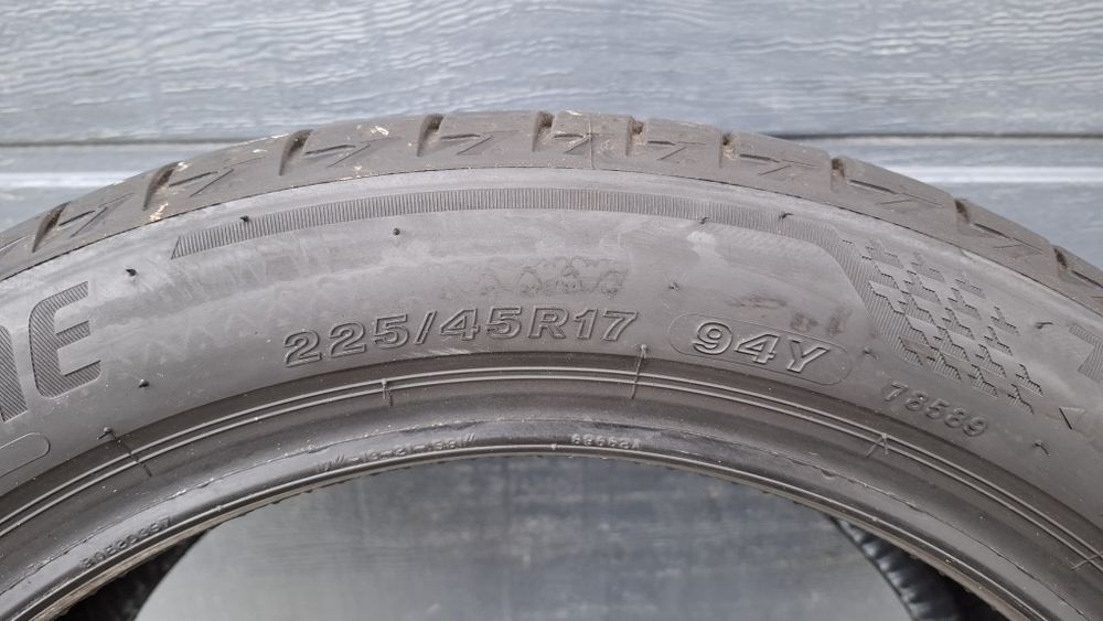 Bridgestone 225/45 R17 Turanza T005