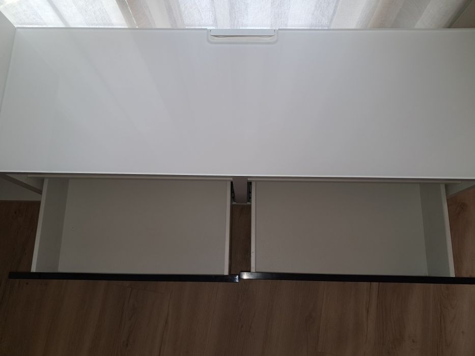 Movel Tv Ikea tampo em vidro branco