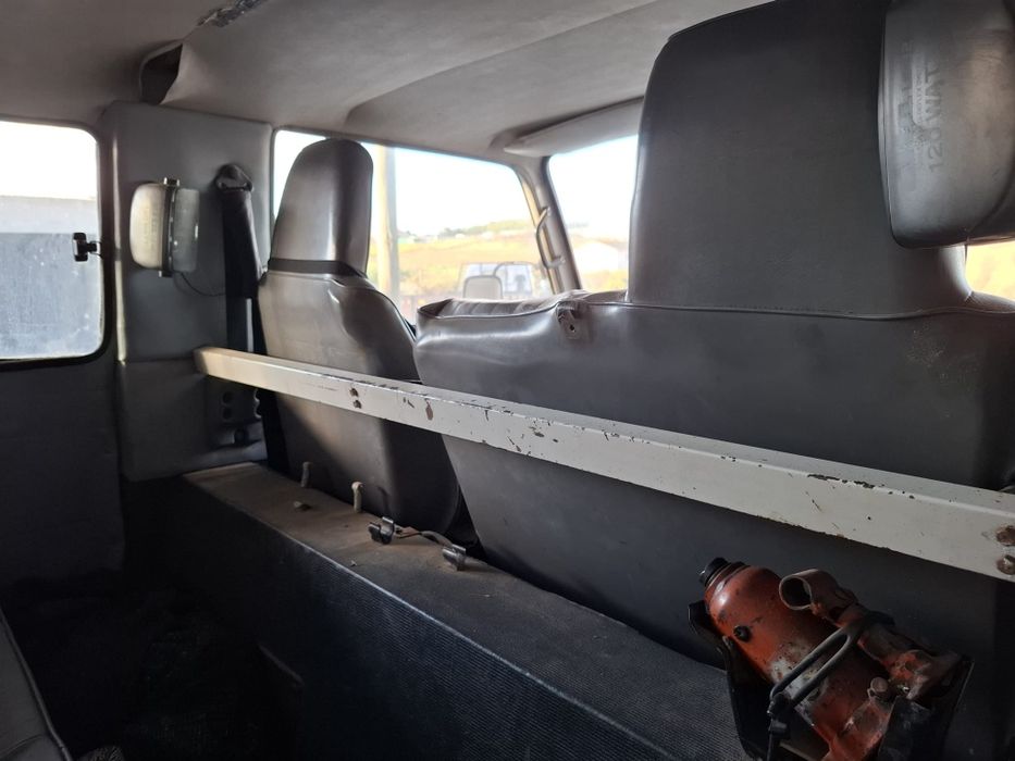 Carrinha caixa aberta com muita força