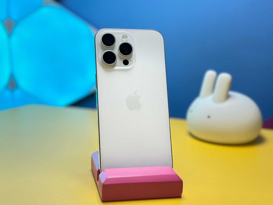 Смартфон Apple iPhone 15 Pro Max 256GB White (146783) Б/У З ГАРАНТІЄЮ