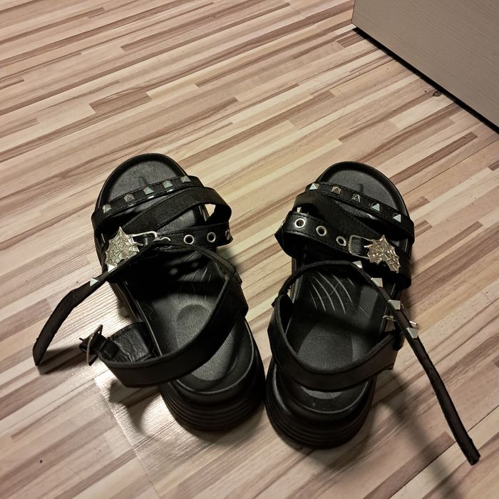 Gotyckie sandały nowe rozm.39