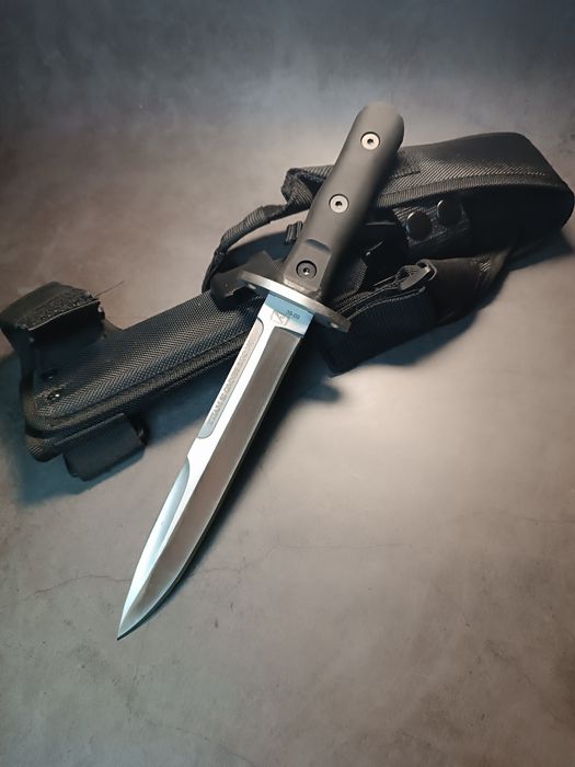 Ніж мілітарі тактичний Extrema Ratio 39-09 з кріпленням на ногу