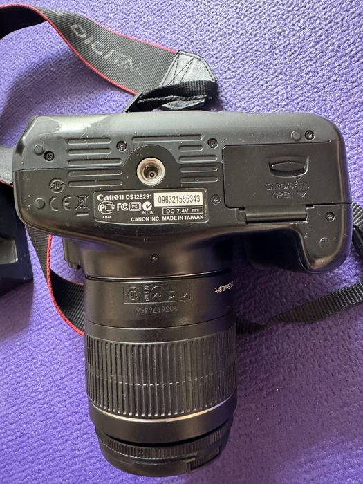 Дзеркальний фотоапарат Canon EOS1100D Kit18-55