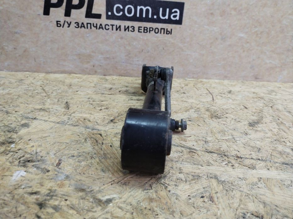 Lexus IS III 2014- рычаг задний верхний диагональный левый / правый