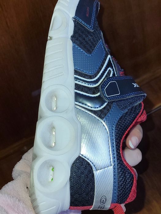 Продам кросівки Geox 34 розмір