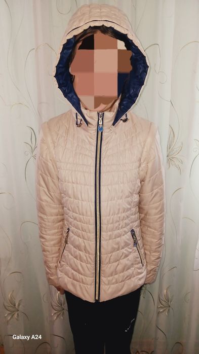 Продам курточки дитячі весняні.