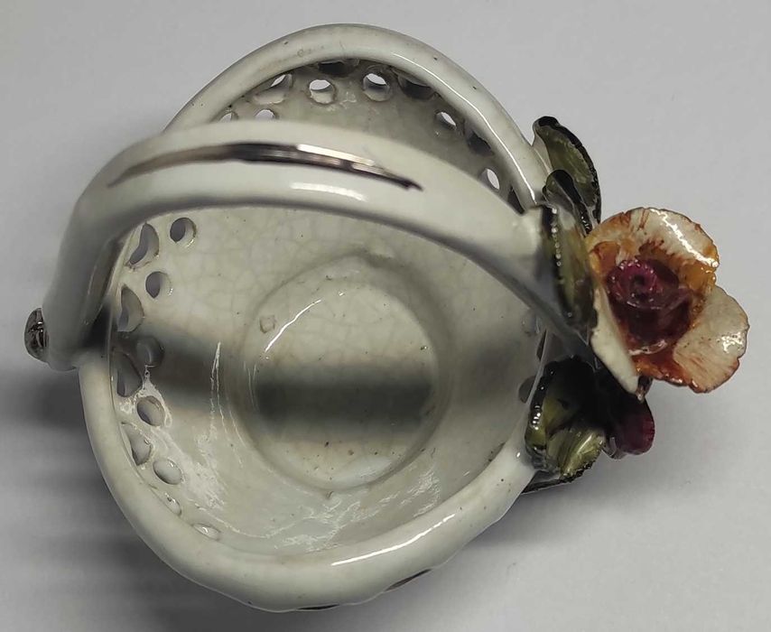 Porcelanowy koszyk koszyczek kosz z porcelany kwiaty kwiatki vintage