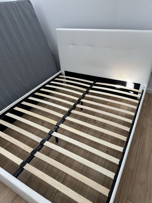 Cama (colchao e estrado)