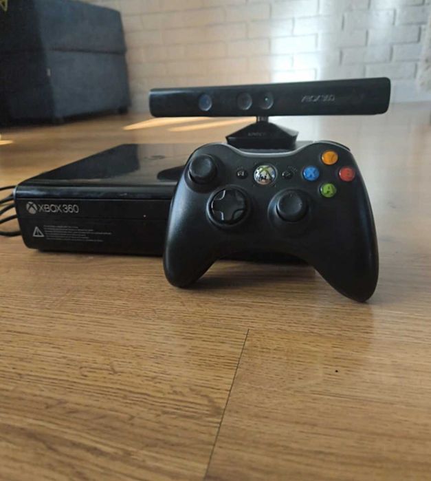 Xbox 360 +Kinect + pad