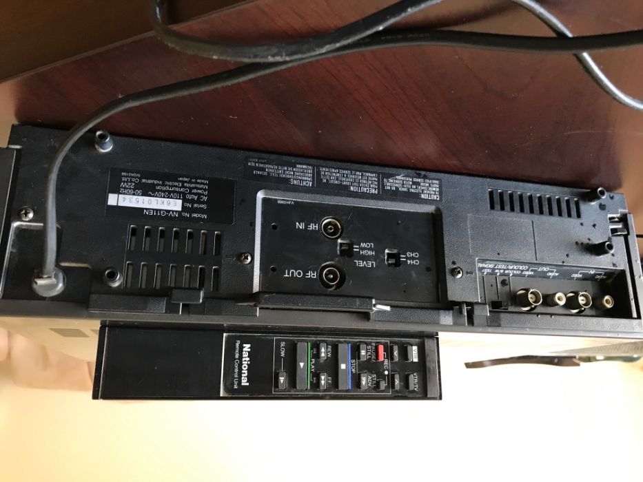 National NV-G11 VHS Player/Recorder64286571985282123