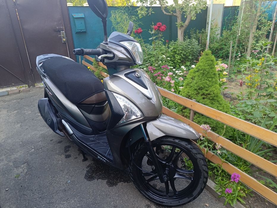 Продам скутер Sym Symphony ST 200.